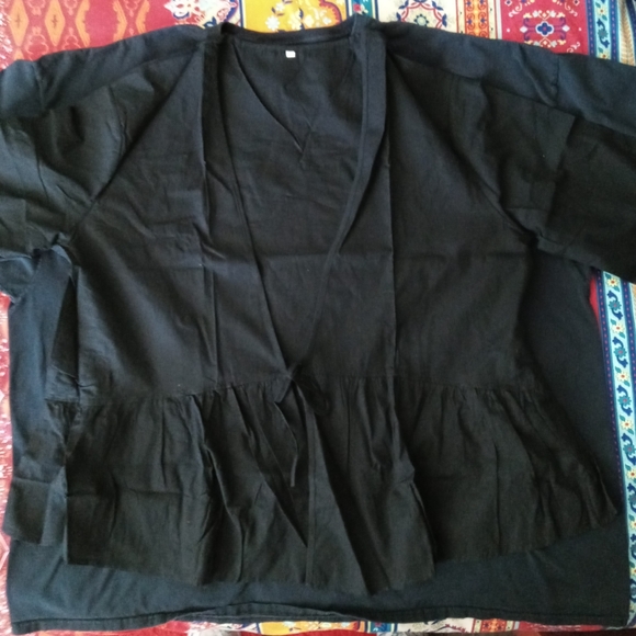 Tops - Picture 4 of 6